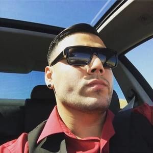 Meet your Posher, Cyrus